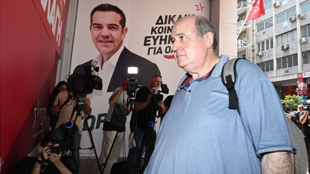 Φίλης για Κασσελάκη: «Στηρίχτηκε από το σκοτεινό διαδίκτυο»