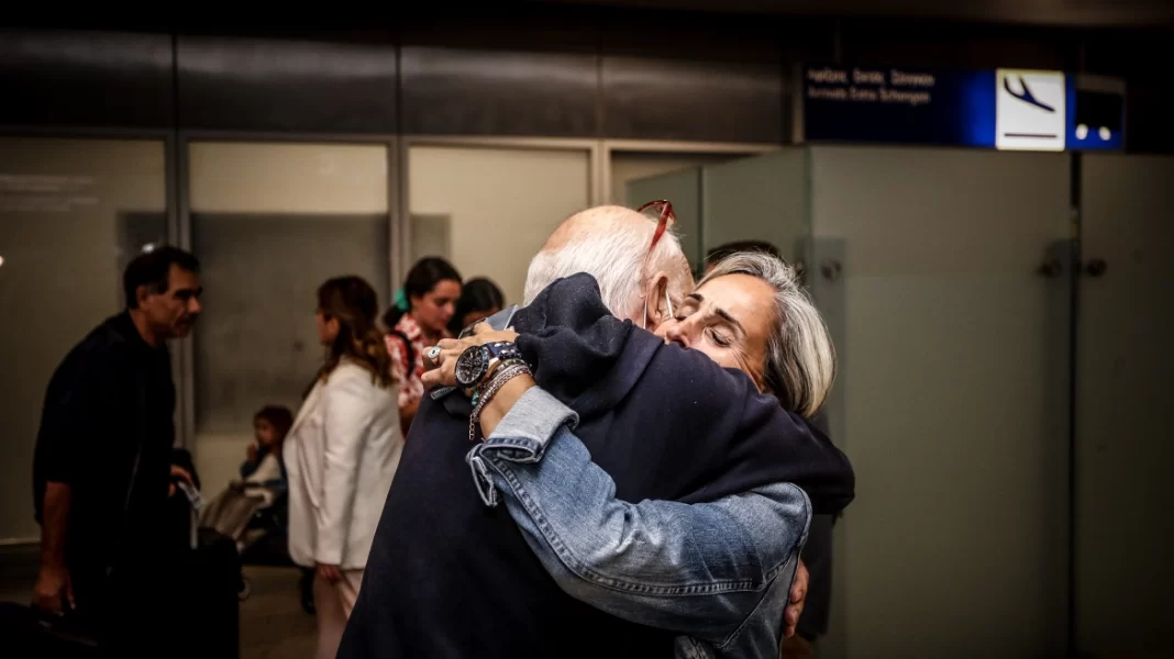 Στην Αθήνα 90 Έλληνες από το Ισραήλ – Το «ευχαριστώ» στο υπουργείο Εξωτερικών