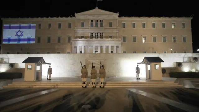 Φωταγώγηση της Βουλής στα χρώματα της σημαίας του Ισραήλ