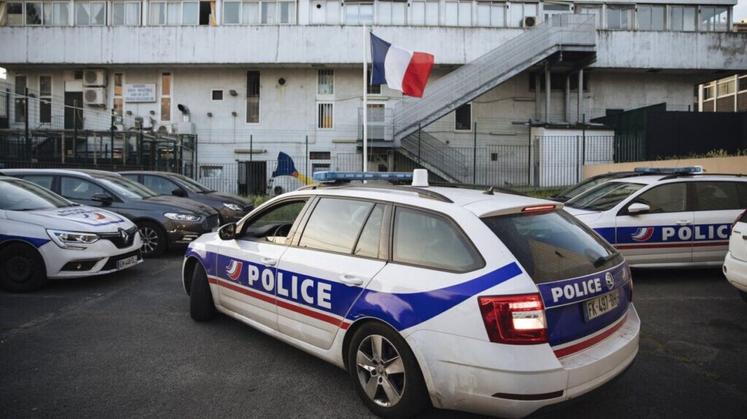 Συναγερμός στο Παρίσι: Πυρ κατά γυναίκας «που απειλούσε» άνοιξε η αστυνομία