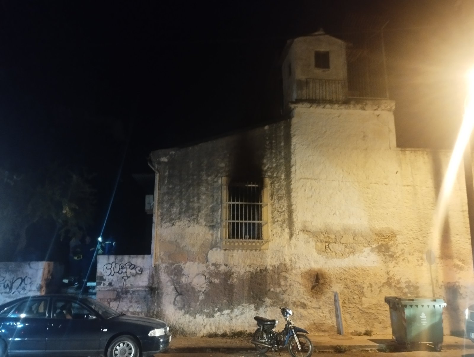 Ένας τραυματίας μετά από φωτιά στις παλιές φυλακές των Χανίων