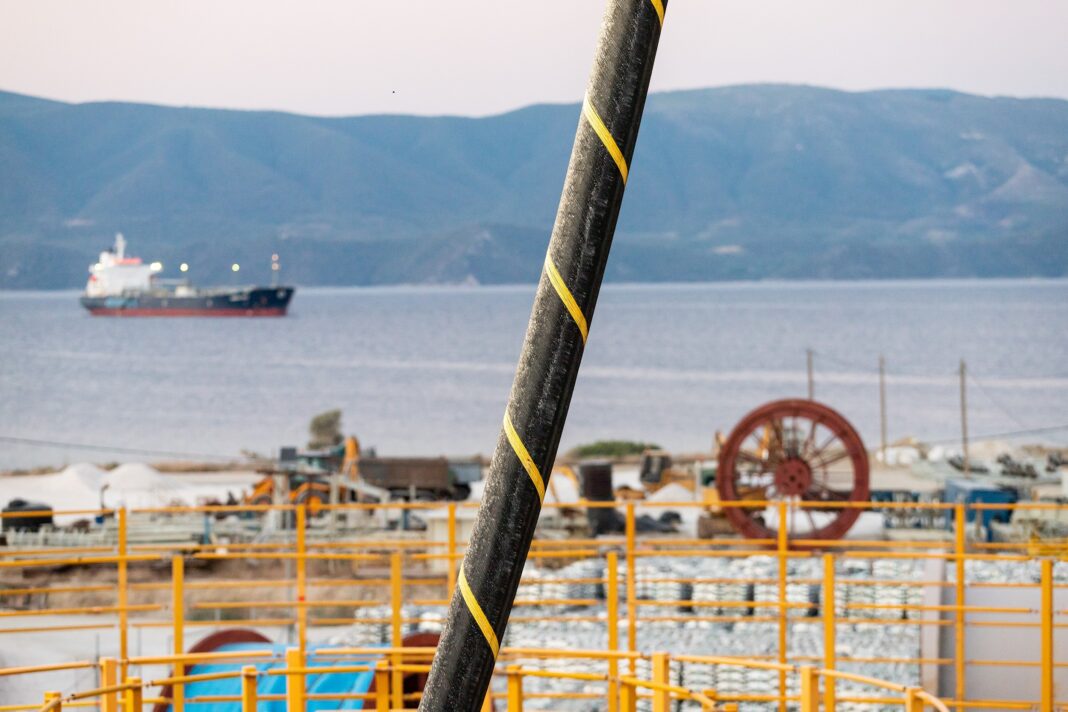 ΑΔΜΗΕ – ΔΣΜΚ: Μνημόνιο συνεργασίας «ορόσημο» για τη διασύνδεση Ελλάδας, Κύπρου, Ισραήλ
