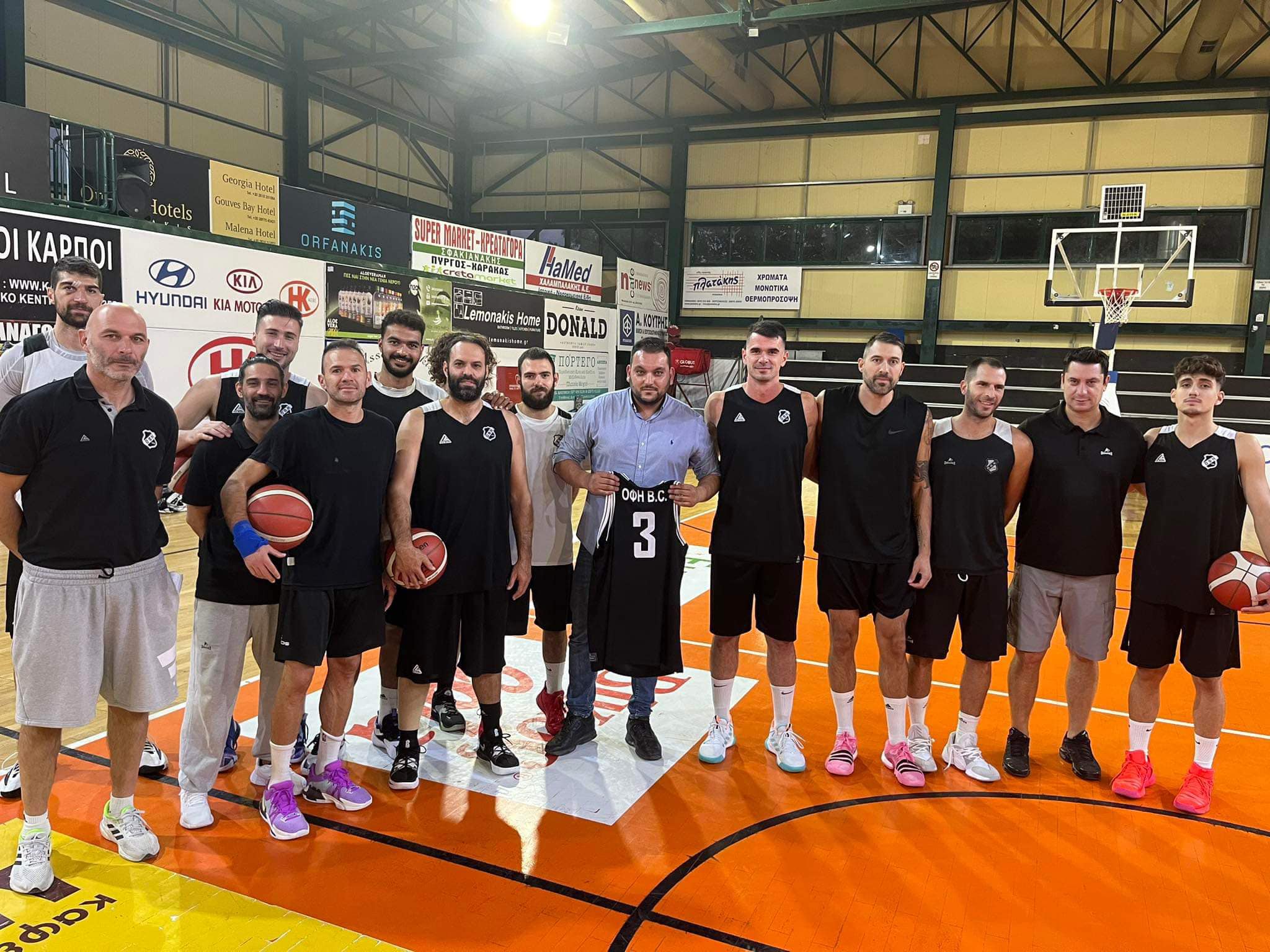 Πάντα δίπλα στο μπάσκετ του ΟΦΗ ο Μιχάλης Περάκης