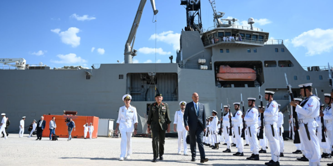 Υπουργείο Άμυνας: Κι επίσημα στον στόλο του Πολεμικού Ναυτικού το νέο πλοίο «Περσέας» παρουσία Δένδια