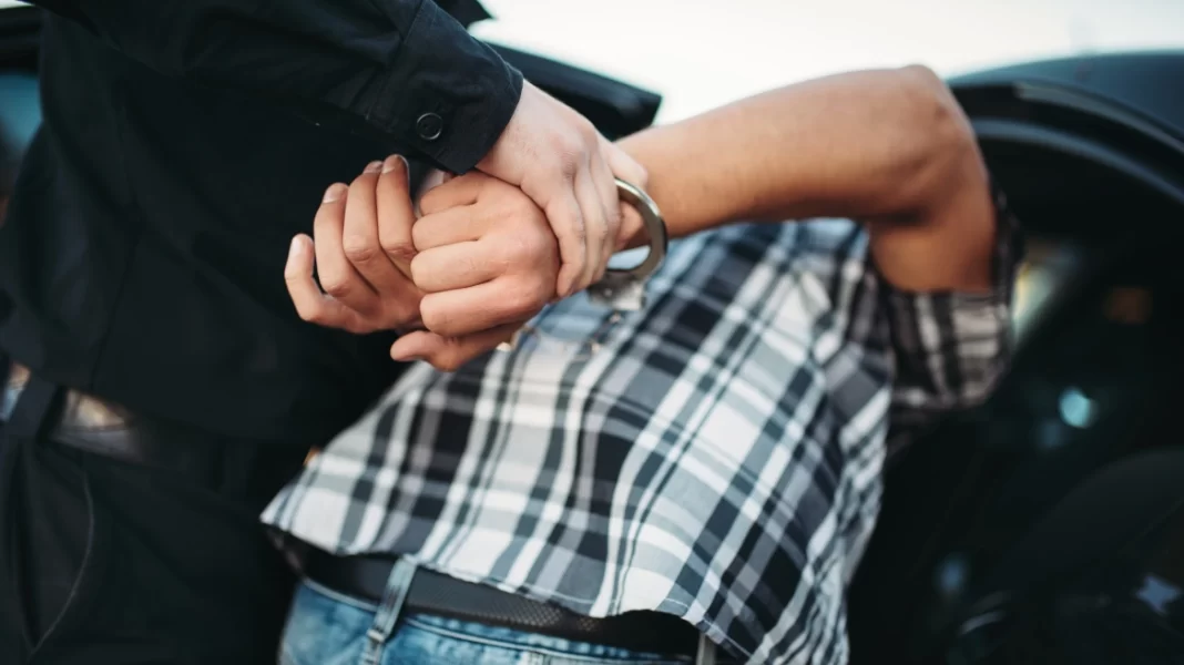 Πετροπόλεμος με τέσσερις συλλήψεις μεταξύ αλλοδαπών