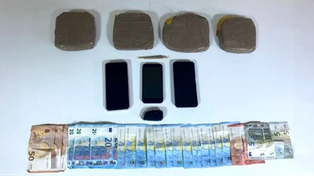 Με ταξί μετέφεραν δυο κιλά ηρωίνης