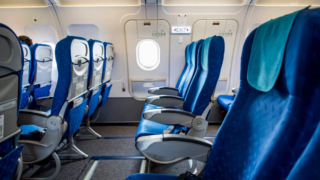 Αναγκαστική προσγείωση αεροσκάφους: Μεθυσμένη επιβάτιδα χτυπούσε και έβριζε το προσωπικό