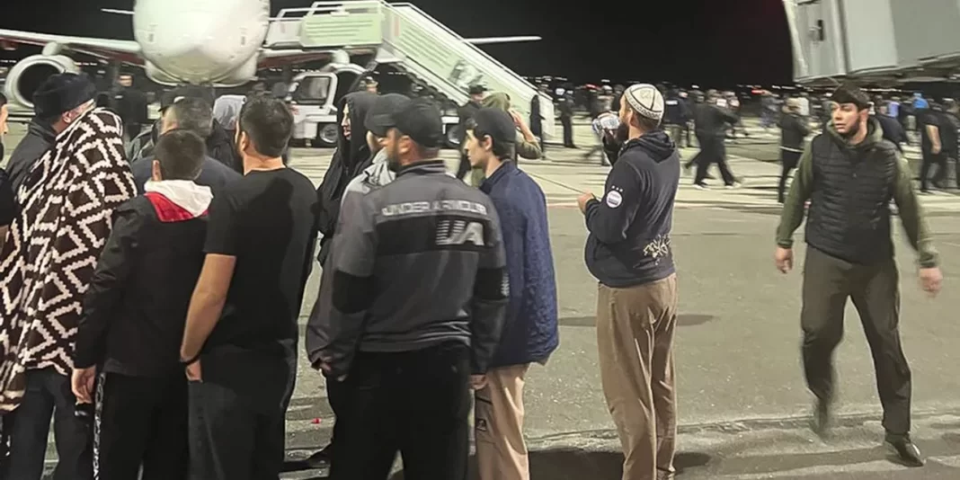 Πανικός σε ρωσικό αεροδρόμιο -Διαδηλωτές έψαχναν Ισραηλινούς φωνάζοντας «Αλλάχ Ακμπάρ»