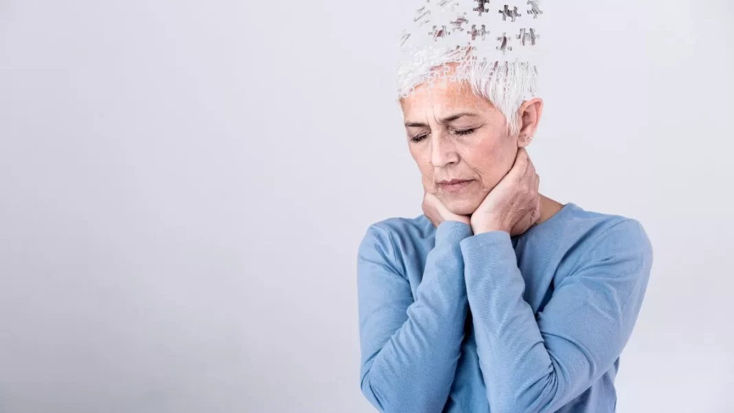 Νόσος Αλτσχάιμερ: To σημείο του σώματος που προειδοποιεί πριν χάσουμε το μυαλό μας