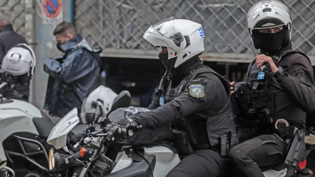 Έπιασαν με κοκαΐνη μαστροπό με ευρωπαϊκό ένταλμα σύλληψης