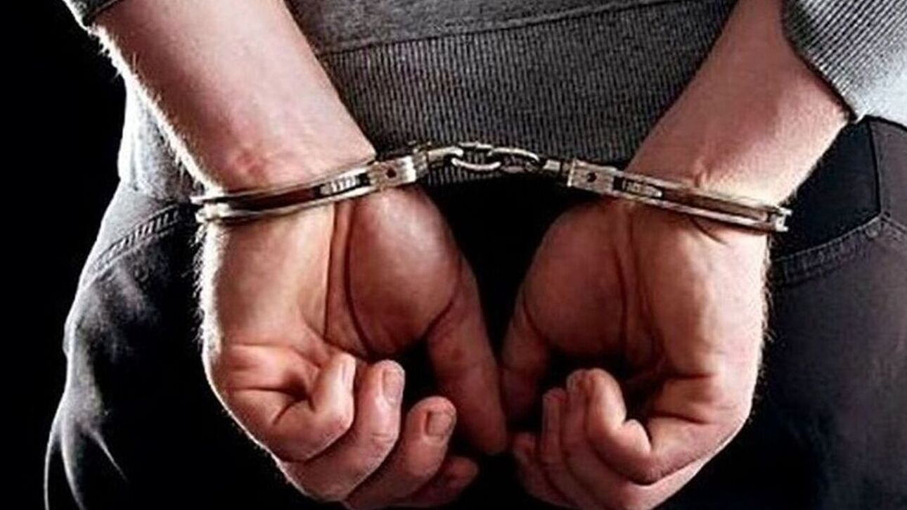 Στο Αυτόφωρο επτά οπαδοί της ‘Αιντραχτ Φρανκφούρτης – Βρήκαν πάνω τους πυρσούς και κροτίδες