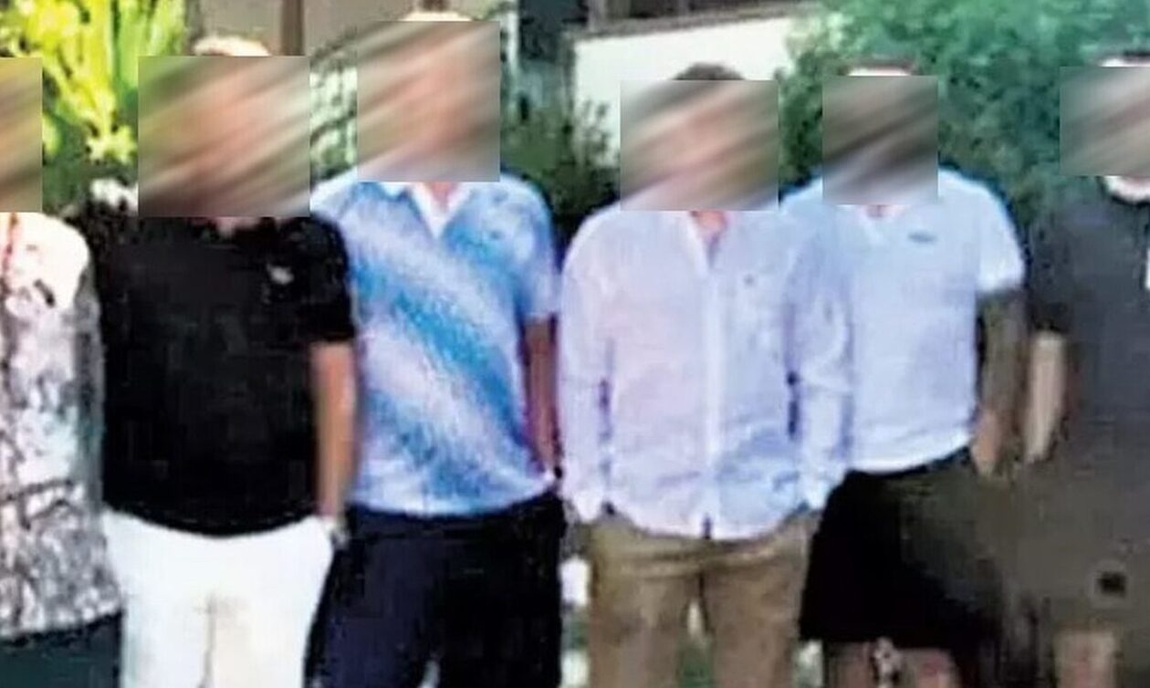 Λούτσα: Τα ρούχα που «έκαψαν» τον 32χρονο και η φωτογραφία των έξι πριν τη μαζική δολοφονία