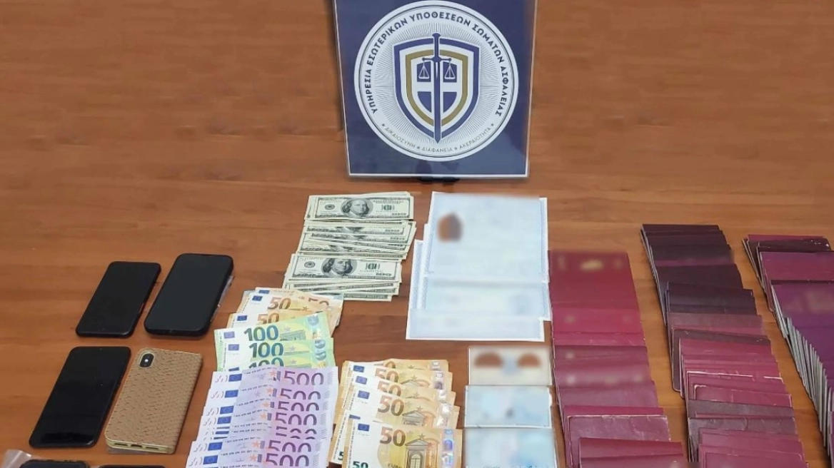 Εξαρθρώθηκε κύκλωμα παράνομων ελληνοποιήσεων με εμπλοκή απόστρατου αξιωματικού της ΕΛΑΣ – Πάνω από €200.000 τα κέρδη