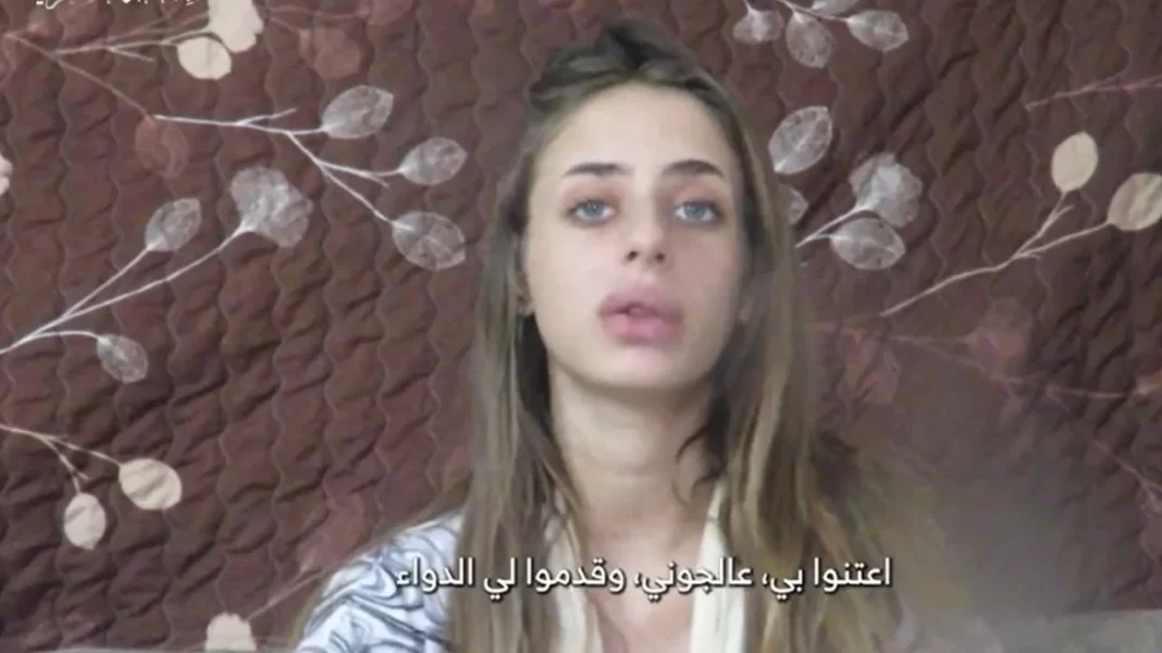 Πόλεμος στο Ισραήλ: Βίντεο της Χαμάς με αιχμάλωτη – «Πάρτε με από εδώ» εκλιπαρεί με σπασμένο χέρι