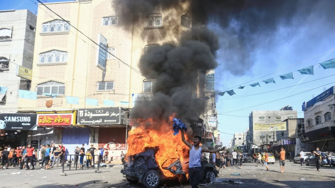 Το Ισραήλ επιβεβαιώνει ότι έχουν απαχθεί στρατιώτες και άμαχοι από τη Χαμάς