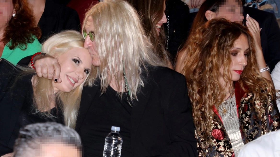 Νίκος Καρβέλας: Πήγε στη συναυλία της Βίσση με την Πάνια και τη σύντροφό του