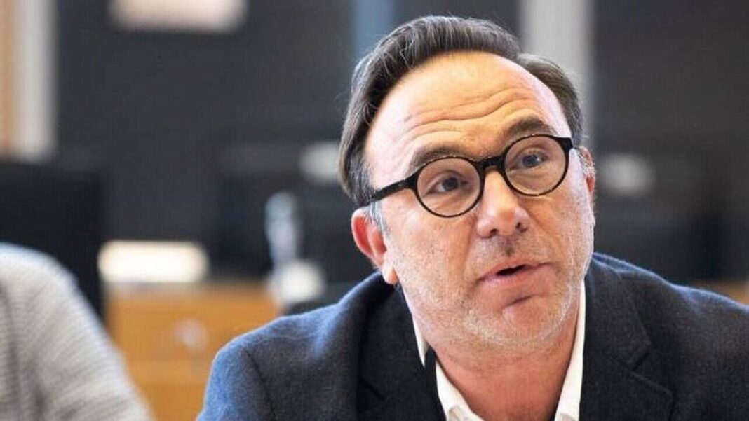 Ευρωβουλευτές ΣΥΡΙΖΑ: Σε τροχιά ρήξης και ο Πέτρος Κόκκαλης – Μόνο η Κουντουρά στηρίζει Κασσελάκη