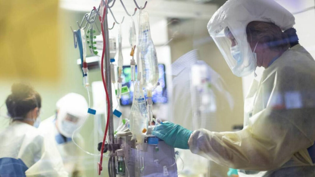 Κορωνοϊός: Αύξηση 23% στις νοσηλείες και 48 θάνατοι την τελευταία εβδομάδα