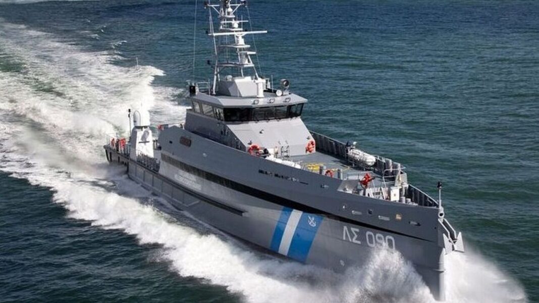 Διασώθηκαν 47 μετανάστες που επέβαιναν σε λέμβο – Νεκρή μία γυναίκα