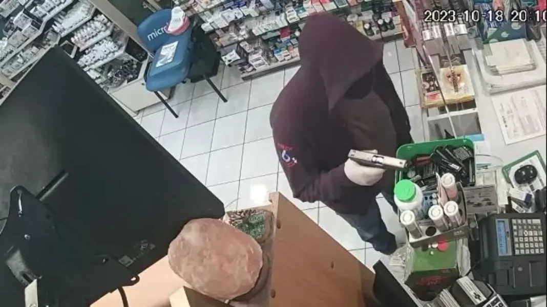 Ένοπλη ληστεία σε φαρμακείο – Δείτε βίντεο-ντοκουμέντο