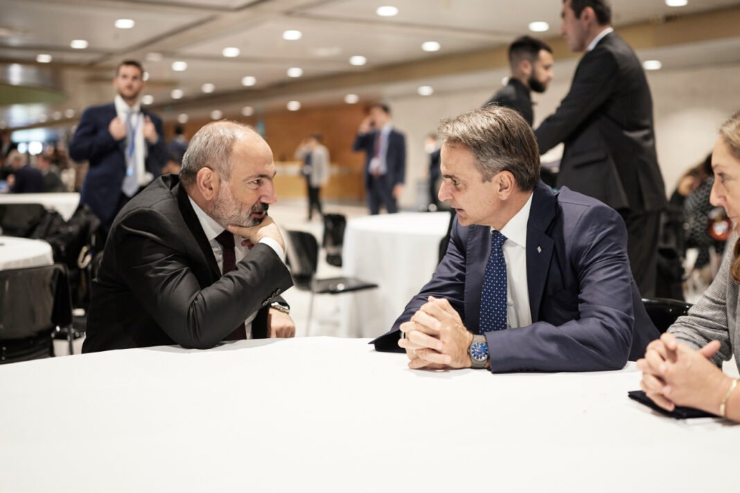 Συναντήσεις Μητσοτάκη με τους πρωθυπουργούς της Αρμενίας και της Γεωργίας