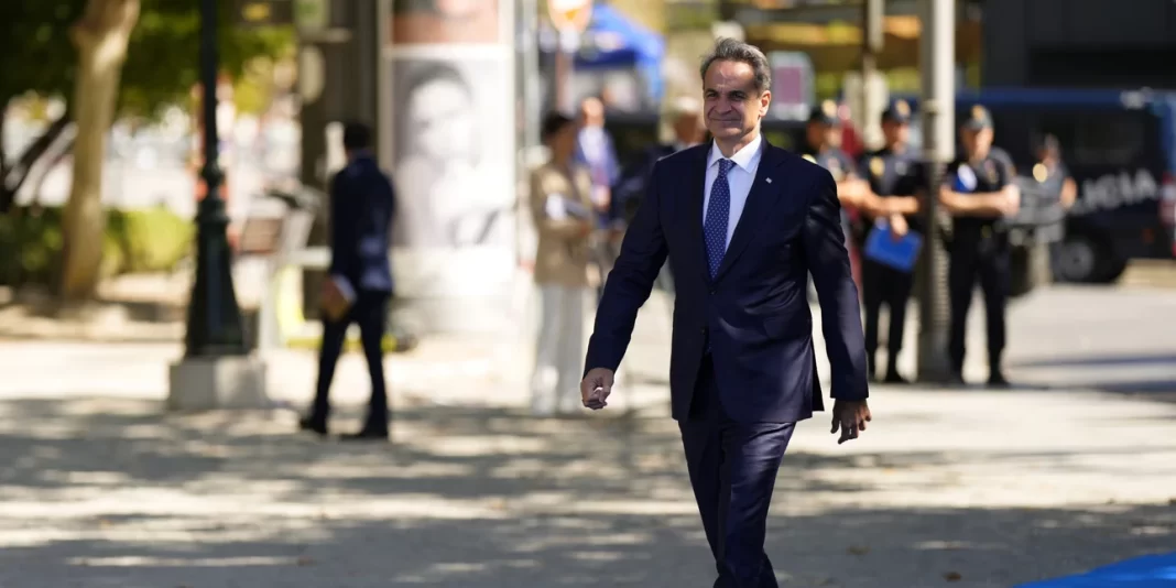 mitsotakis-perpataei.jpg Δεν θα πάει στο Ισραήλ ο Κυριάκος Μητσοτάκης -Οι συνθήκες ασφαλείας δεν το επιτρέπουν