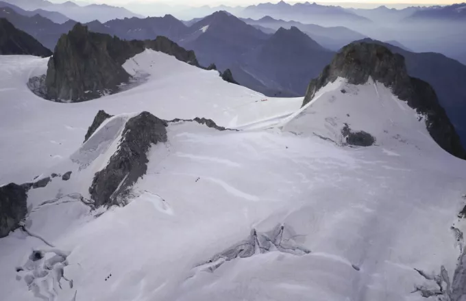 Mont Blanc: Συρρικνώνεται η ψηλότερη κορυφή της Δυτικής Ευρώπης – Δείτε βίντεο