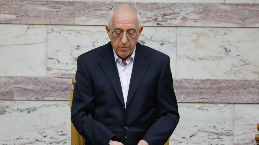 Νικήτας Κακλαμάνης: «Είμαι 17, μην με αφήσεις να πεθάνω» – Η ιστορία που σημάδεψε την πορεία του ως γιατρός