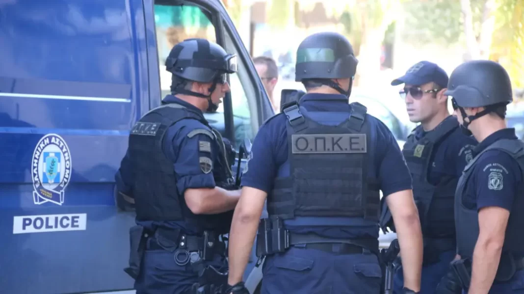 Αστυνομικός συνελήφθη για εμπορία ανθρώπων και διακίνηση ναρκωτικών
