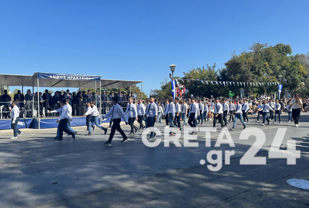 Hράκλειο: Συγκίνηση και υπερηφάνεια στην παρέλαση για την 28η Οκτωβρίου