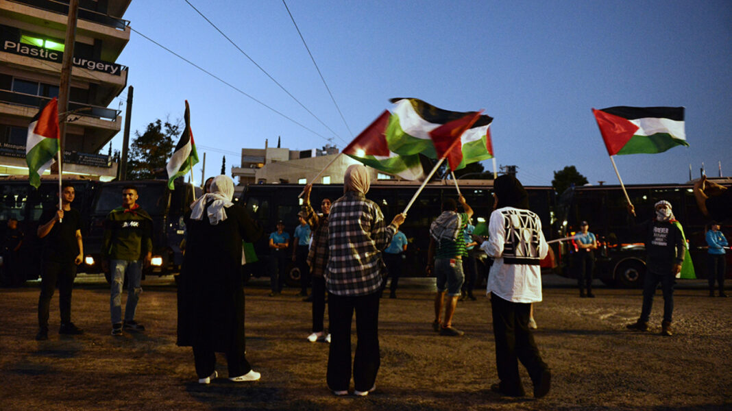 Διαμαρτυρία Παλαιστινίων στην πρεσβεία του Ισραήλ