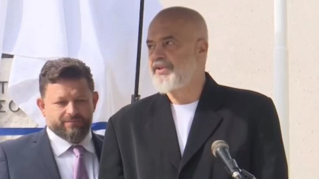 Αλβανία: Εγκαίνια προτομής του Κωνσταντίνου Μητσοτάκη στη Δερβιτσάνη από τον Έντι Ράμα