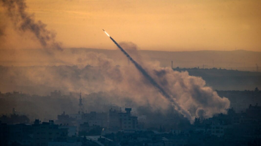Πόλεμος στο Ισραήλ: Σειρήνες στην Ιερουσαλήμ - «Εκτοξεύσαμε ρουκέτες» παραδέχεται η Χαμάς