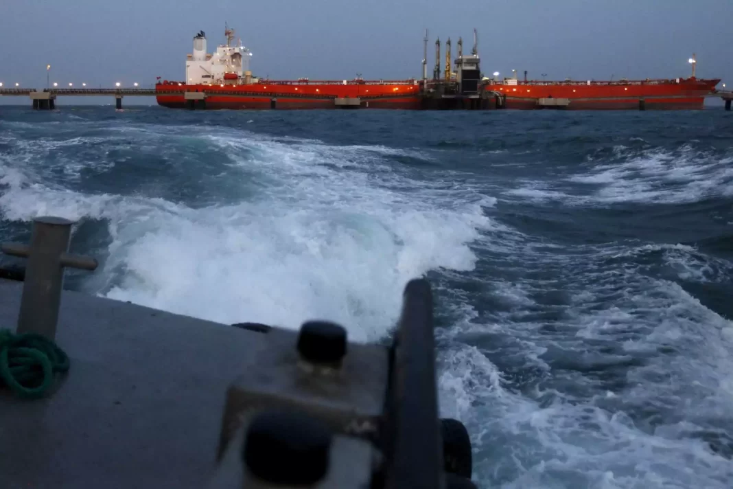 Τουρκικό πλοίο προσέκρουσε σε νάρκη στη Μαύρη Θάλασσα