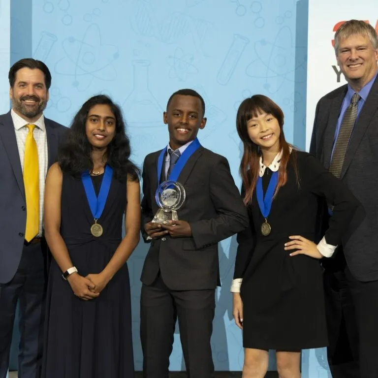 14χρονος βραβεύεται γιατί δημιούργησε σαπούνι κατά του καρκίνου του δέρματος
