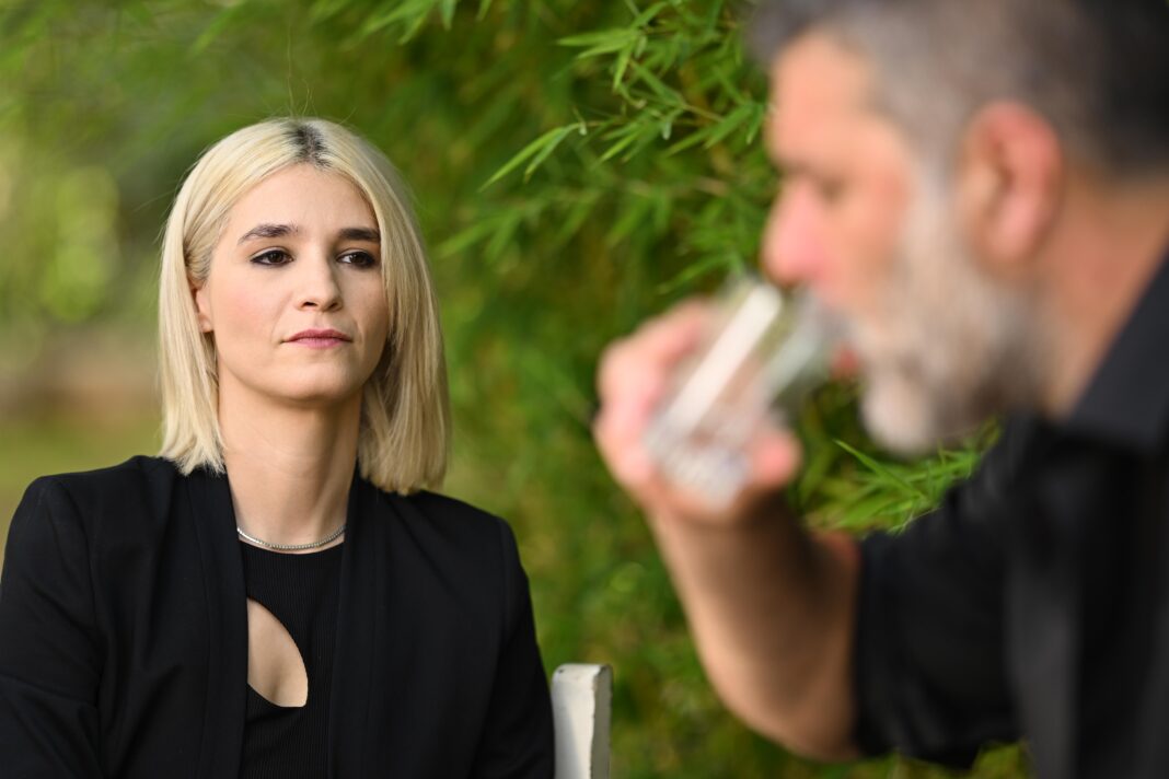 Σασμός: Η γιαγιά αποφασίζει να πει το μυστικό του Αντρέα στη Μαρίνα