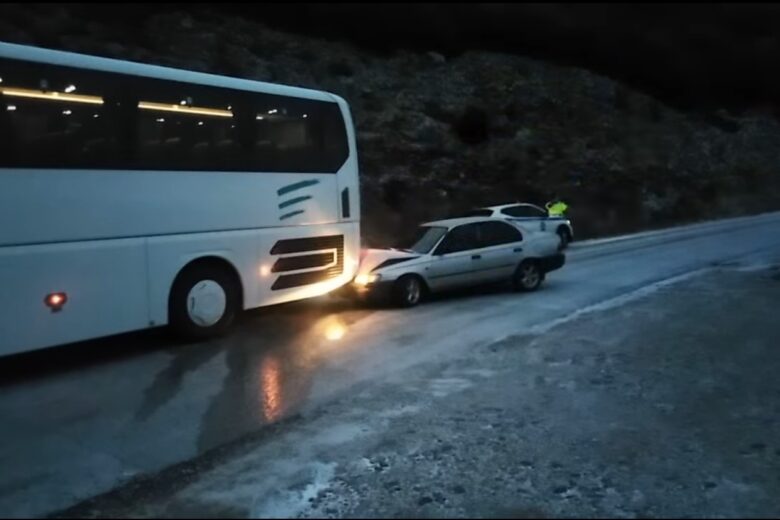 Ηράκλειο: Υπεραστικό λεωφορείο συγκρούστηκε με αυτοκίνητο