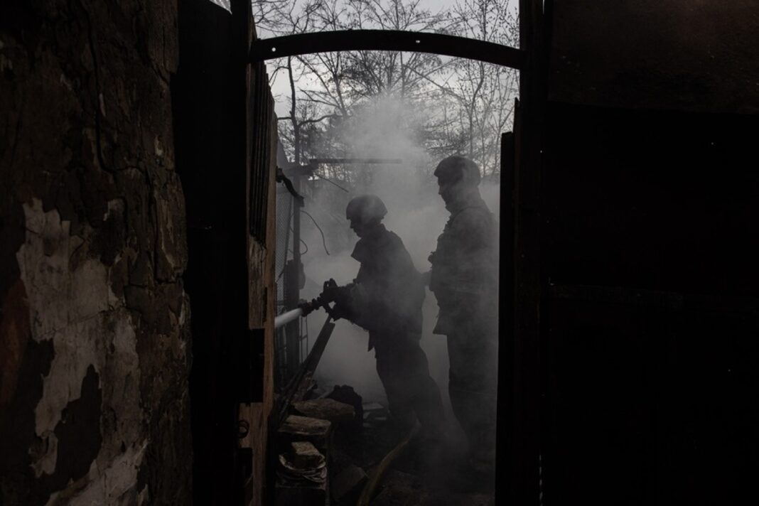 Πόλεμος στην Ουκρανία: Ζημιές από ρωσικούς βομβαρδισμούς σε αγωγούς φυσικού αερίου, τρεις νεκροί