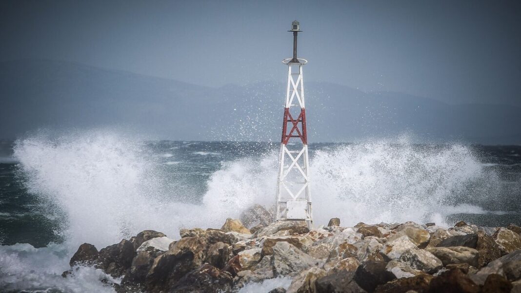 Πλοία: Ποια δρομολόγια δεν πραγματοποιούνται λόγω των ισχυρών ανέμων