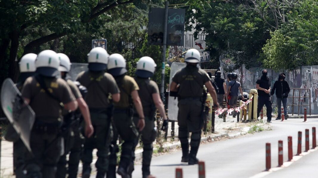 Θεσσαλονίκη: Μία σύλληψη για τα επεισόδια στο ΑΠΘ – Μετά την πορεία για το θάνατο του 17χρονου Ρομά