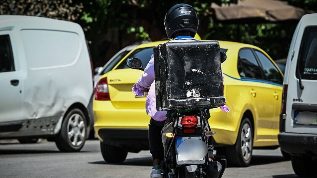 Σοβαρό τροχαίο με 18χρονο διανομέα