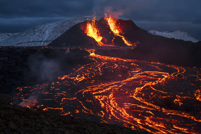 Ισλανδία: Κατάσταση έκτακτης ανάγκης λόγω πιθανής έκρηξης ηφαιστείου