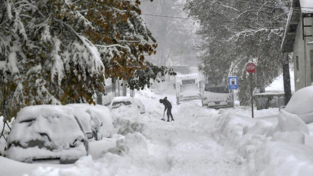 Παρά τις ακραίες χιονοπτώσεις, το χιόνι μειώνεται παγκοσμίως – Κίνδυνος για τα αποθέματα νερού