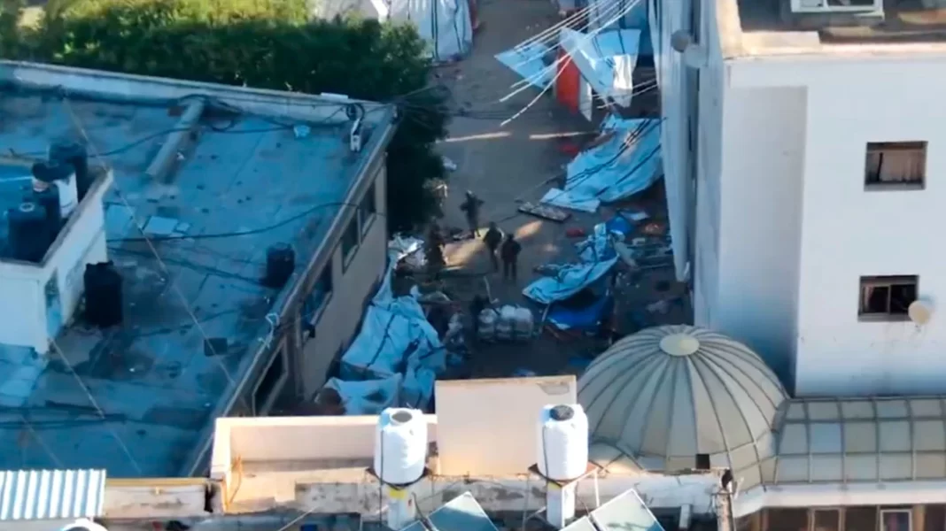 Λωρίδα της Γάζας: Μαρτυρίες για την έφοδο των ισραηλινών στρατιωτών στους διαδρόμους του νοσοκομείου Αλ Σίφα