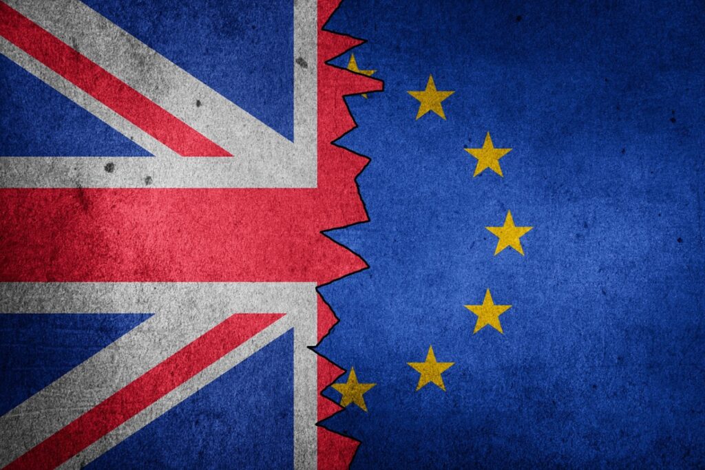 Βρετανία: Υπέρ της επανένταξης στην ενιαία αγορά η πλειοψηφία, επτά χρόνια μετά το δημοψήφισμα για το Brexit
