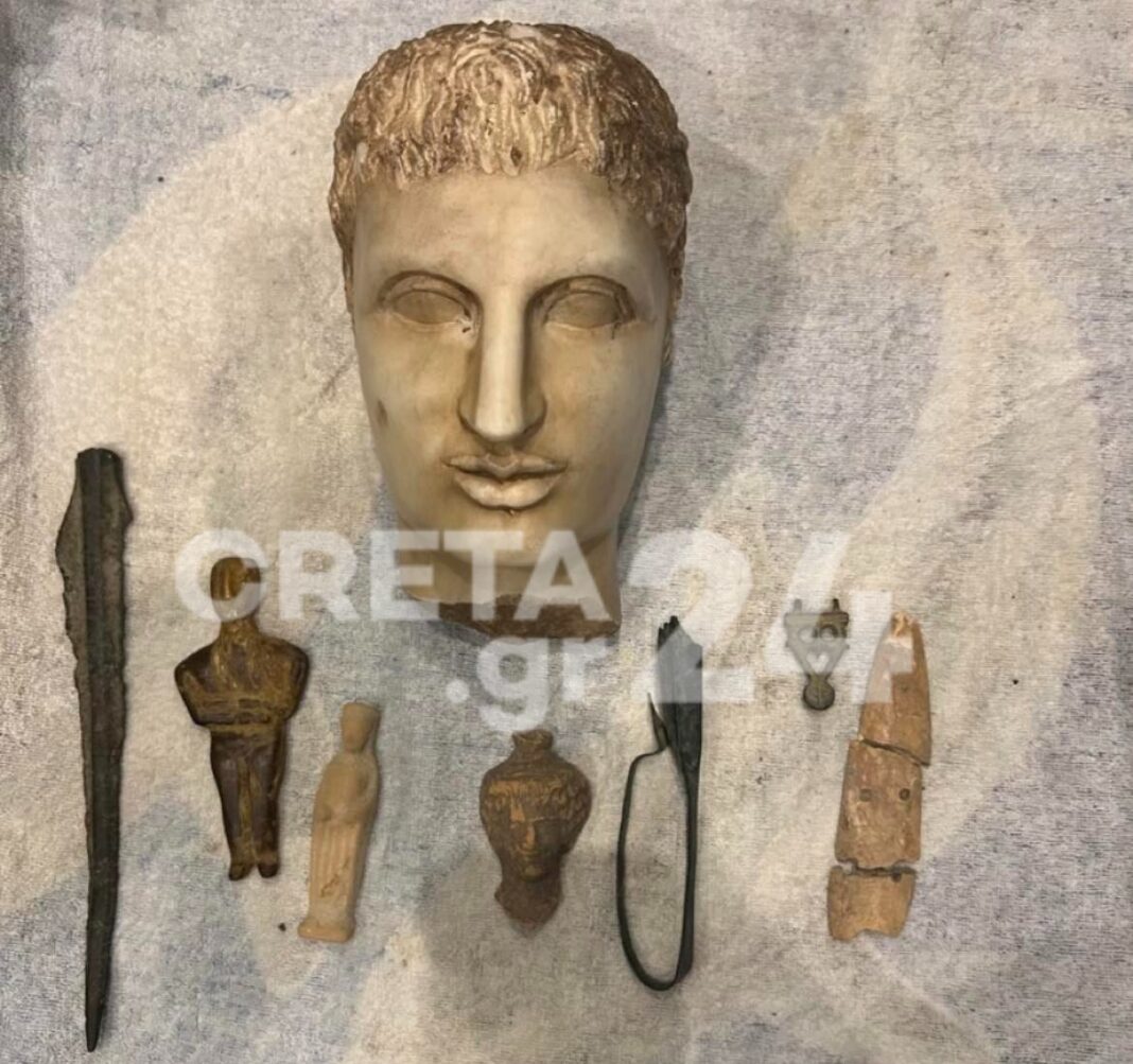 Ηρακλειώτης βρήκε αρχαιολογικό θησαυρό και τον παρέδωσε στις αρχές