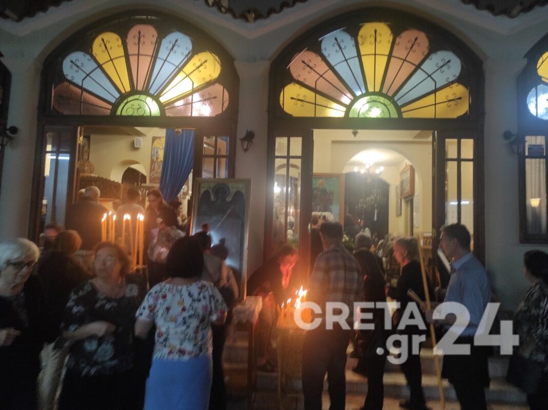 Ηράκλειο: Πλήθος κόσμου στον πανηγυρίζοντα ναό του Μιχαήλ Αρχαγγέλου