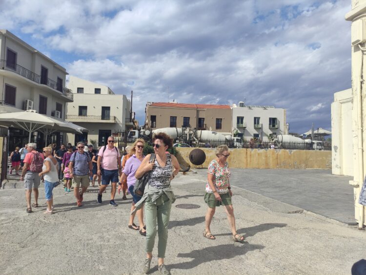 Με θετικό πρόσημο σε αφίξεις και διανυκτερεύσεις ολοκληρώνεται η τουριστική σεζόν στο Ρέθυμνο