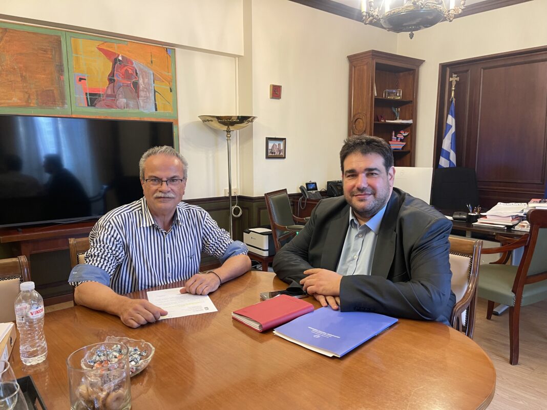 υνάντηση του Δημάρχου Πλατανιά Γιάννη Μαλανδράκη με τον Αναπληρωτή Υπουργό Εσωτερικών Θεόδωρο Λιβάνιο για θέματα ΟΤΑ