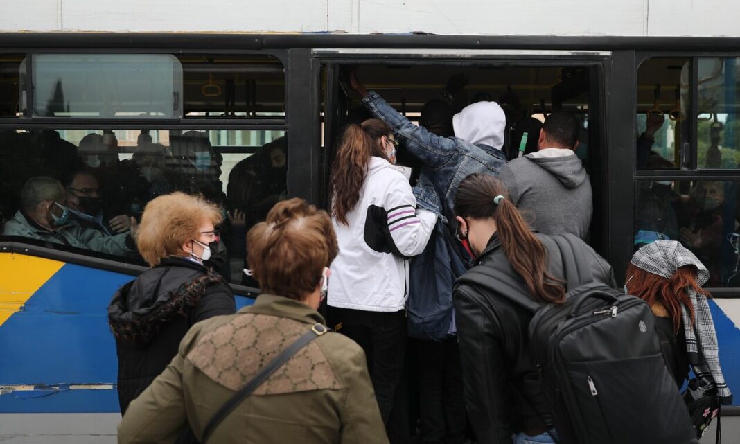 55χρονος προσπάθησε να ασελγήσει σε 15χρονη σε στάση λεωφορείου